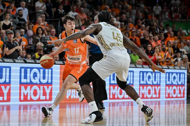 国球员在该 国球员在该